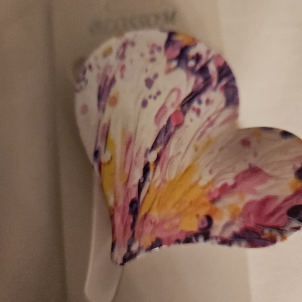 Vibrant Heart Hair Claw Clip ❤️💚💗💖 - Picture 3 of 4